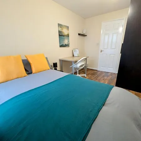 En Suite Room - Central Location